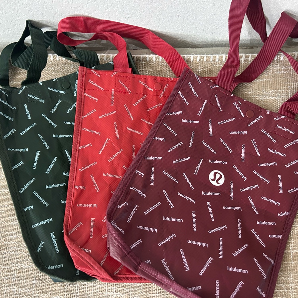lululemon limited Editon rare holiday Logo Tote Bag Burgundy, Red, Green